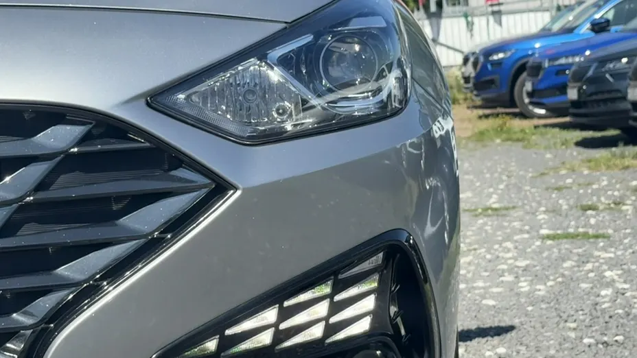 HYUNDAI i30 -
