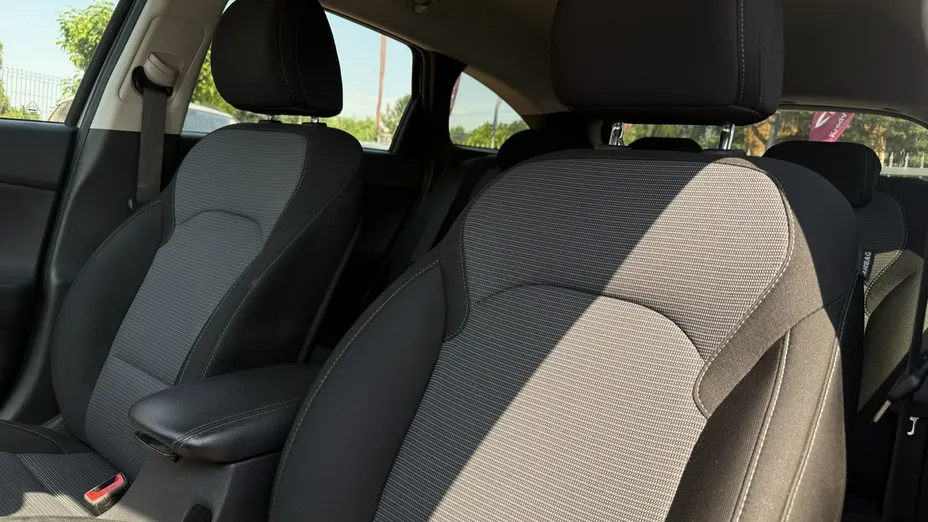 HYUNDAI i30 -