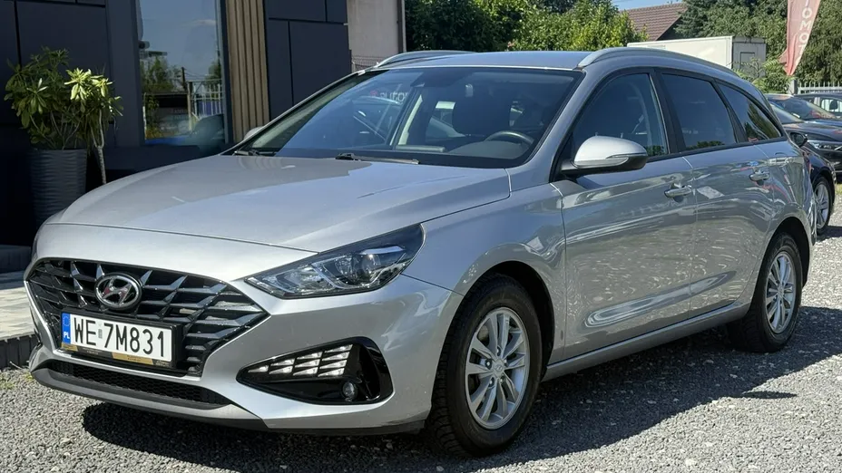 HYUNDAI i30 -