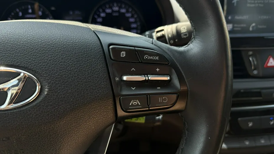 HYUNDAI i30 -