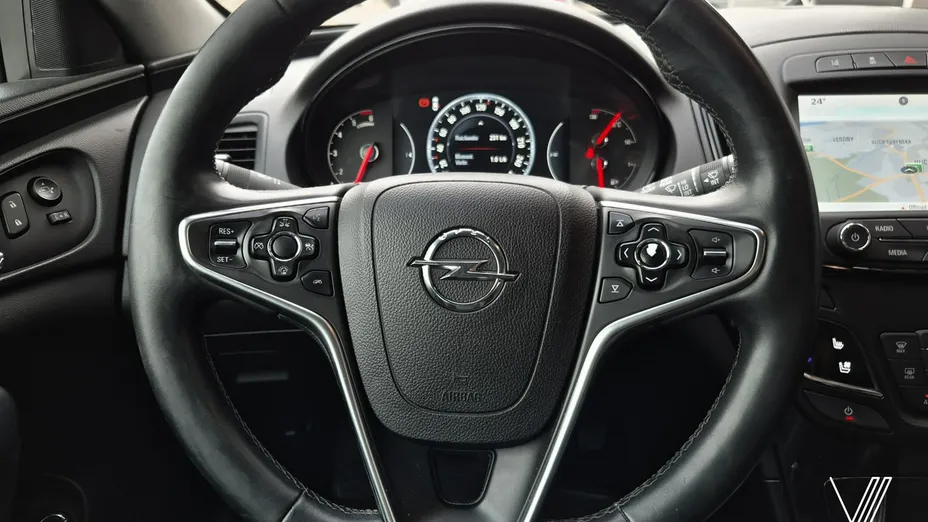 OPEL Insignia -