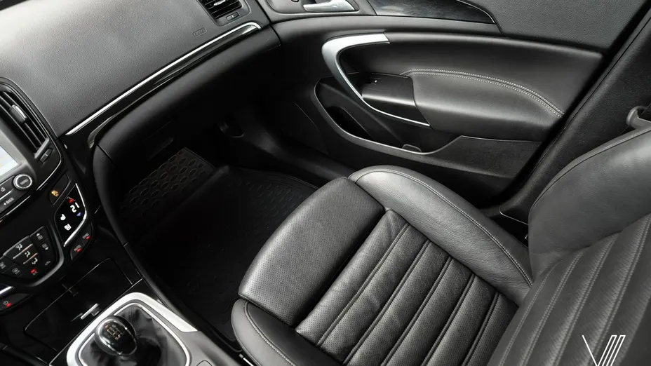 OPEL Insignia -