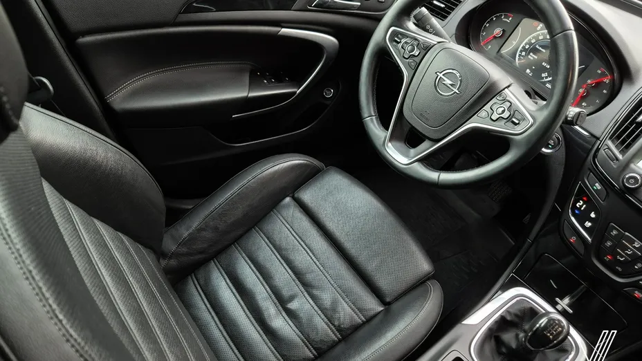 OPEL Insignia -