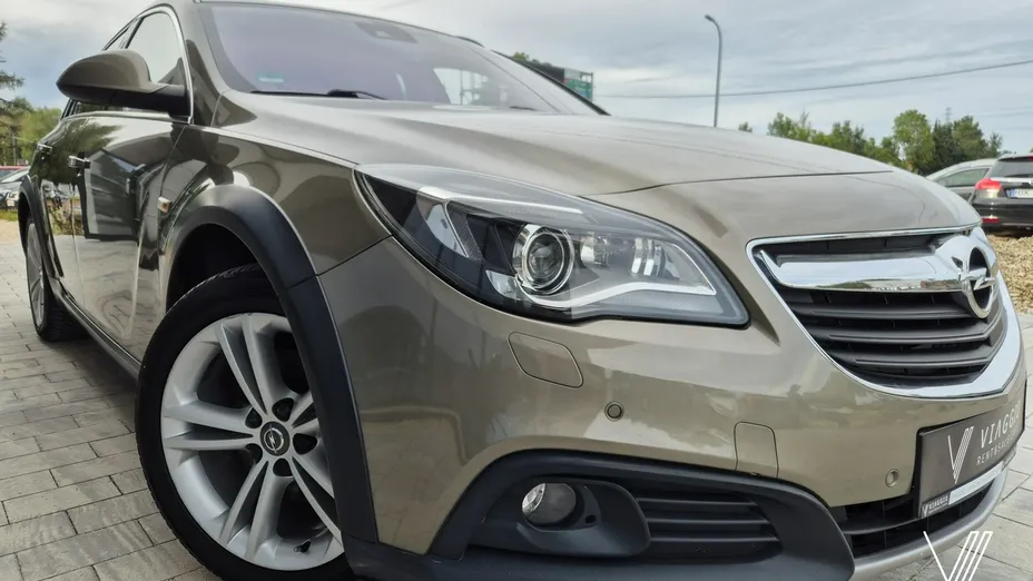 OPEL Insignia -
