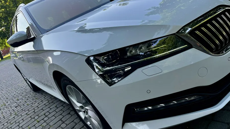 SKODA Superb -