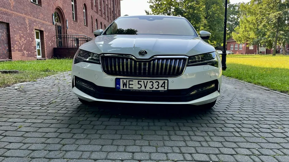 SKODA Superb -