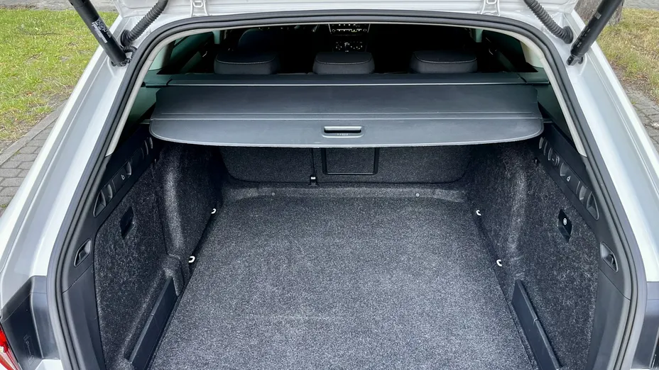 SKODA Superb -