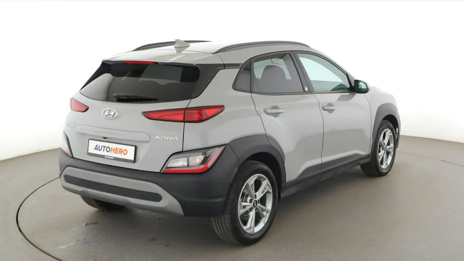 HYUNDAI Kona -