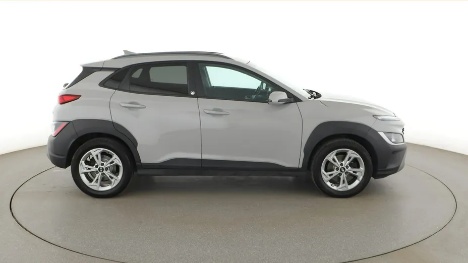 HYUNDAI Kona -