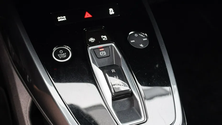 AUDI Q4 Sportback e-tron -