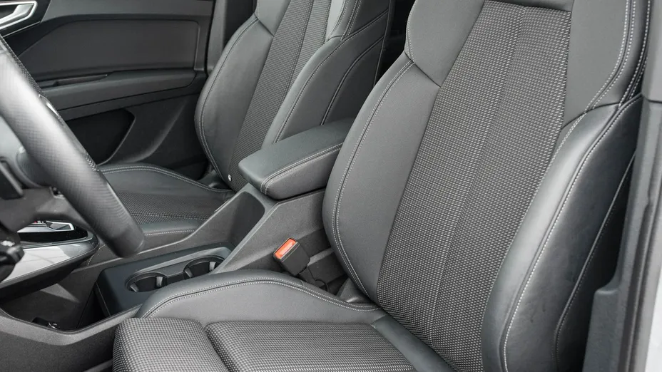 AUDI Q4 Sportback e-tron -