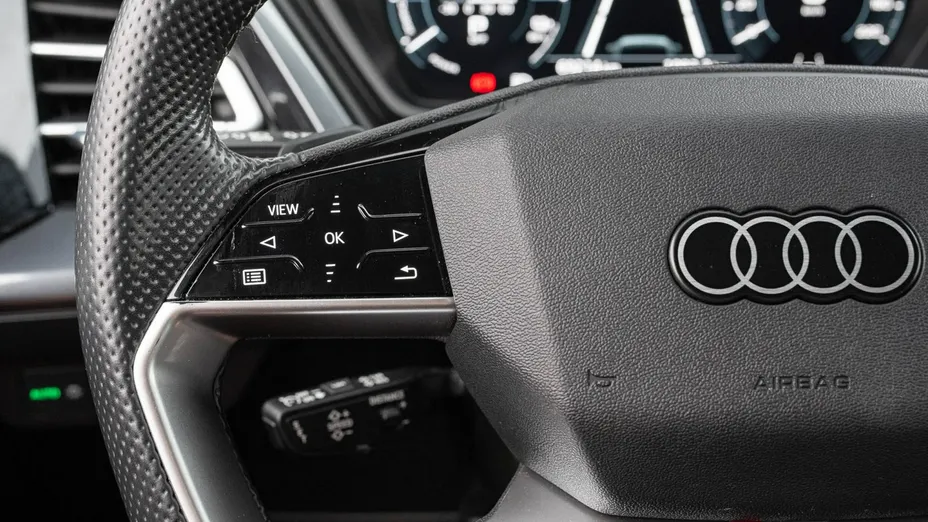 AUDI Q4 Sportback e-tron -