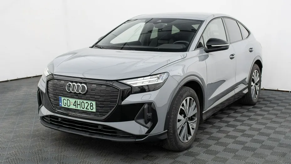 AUDI Q4 Sportback e-tron -