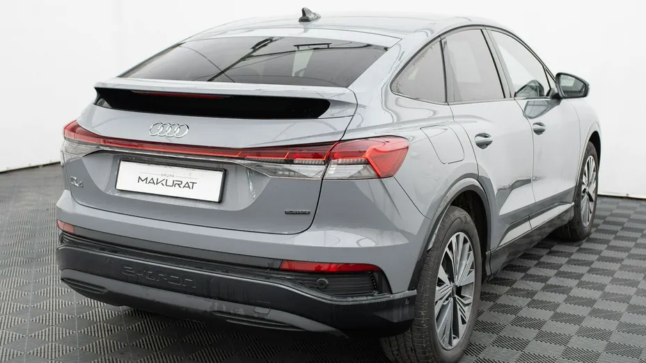 AUDI Q4 Sportback e-tron -