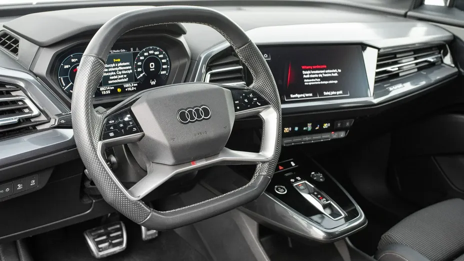 AUDI Q4 Sportback e-tron -