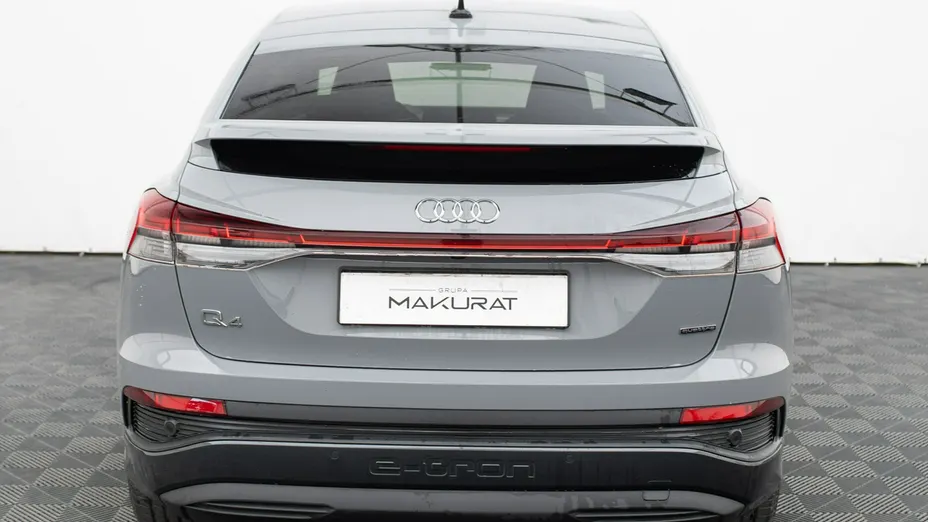 AUDI Q4 Sportback e-tron -