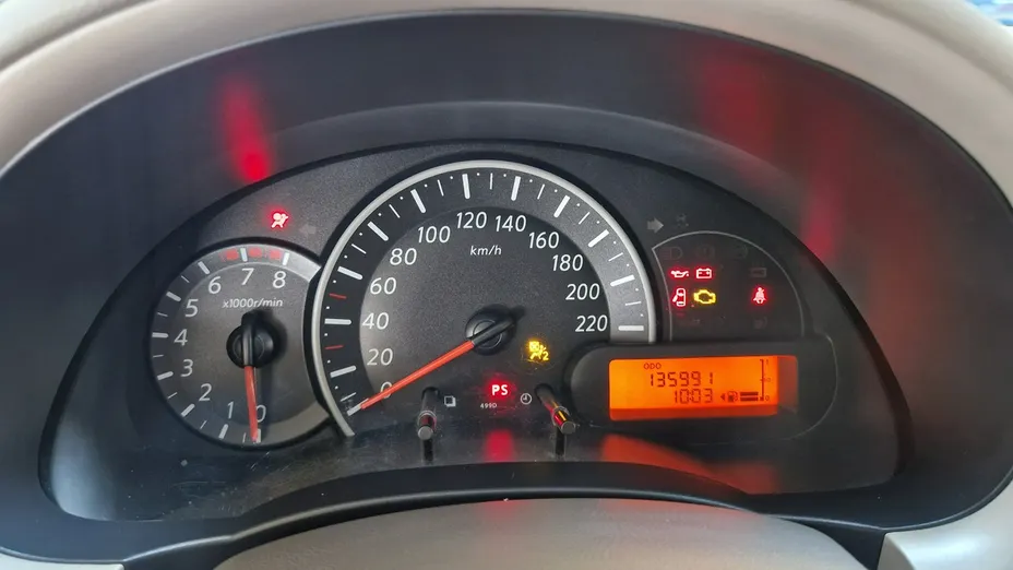 NISSAN Micra -