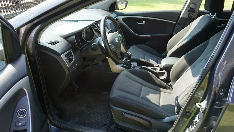 HYUNDAI i30 -