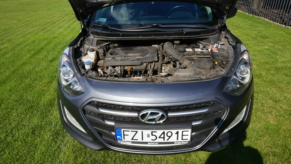 HYUNDAI i30 -