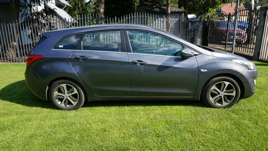 HYUNDAI i30 -