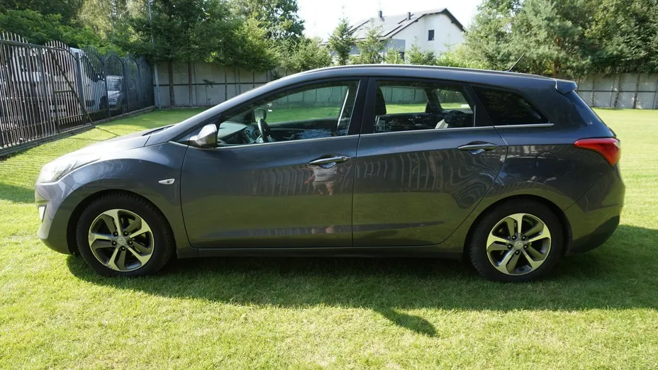 HYUNDAI i30 -