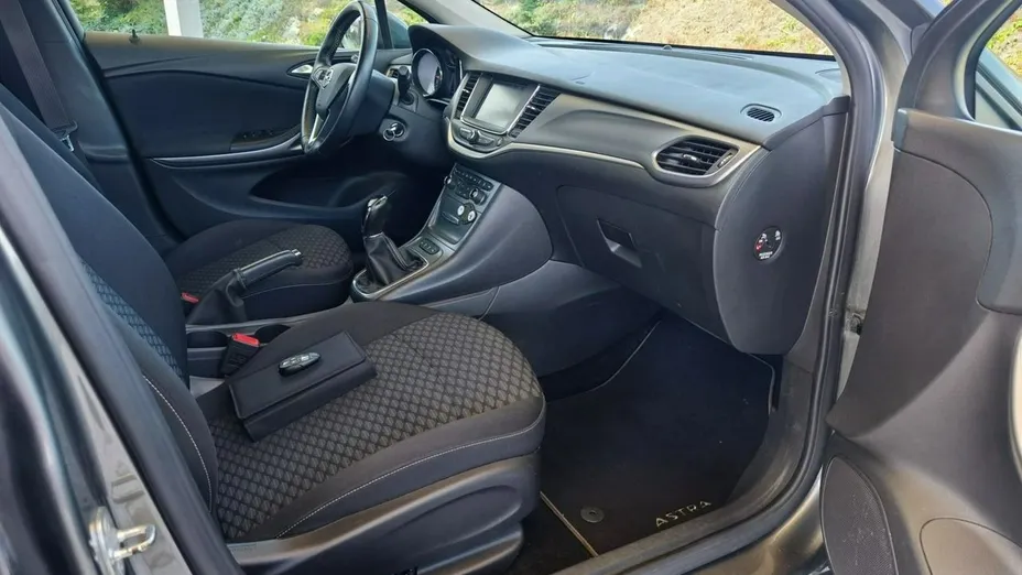 OPEL Astra -