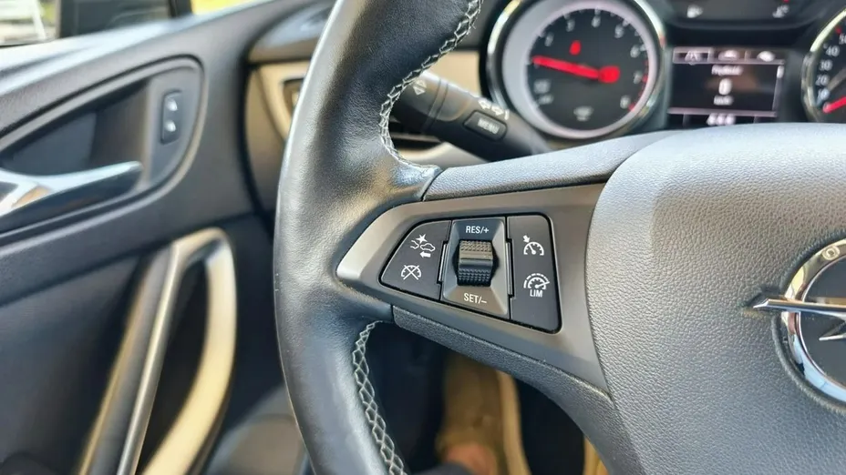 OPEL Astra -