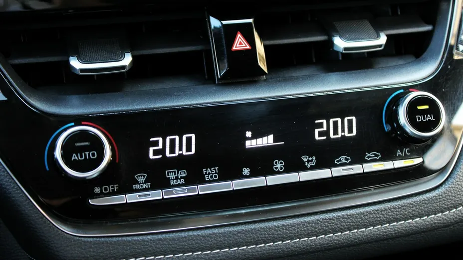 TOYOTA Corolla -