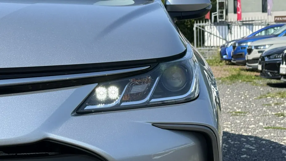 TOYOTA Corolla -