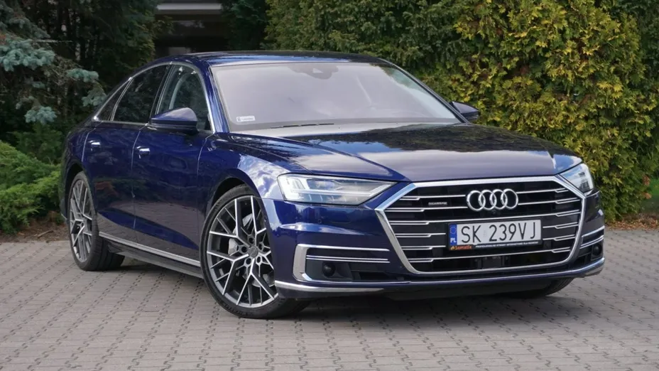 AUDI A8 -