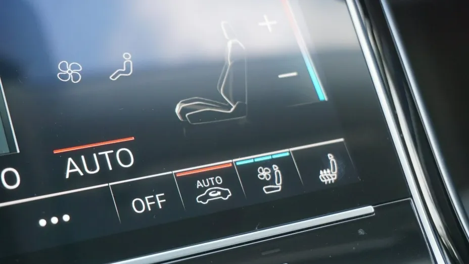 AUDI A8 -