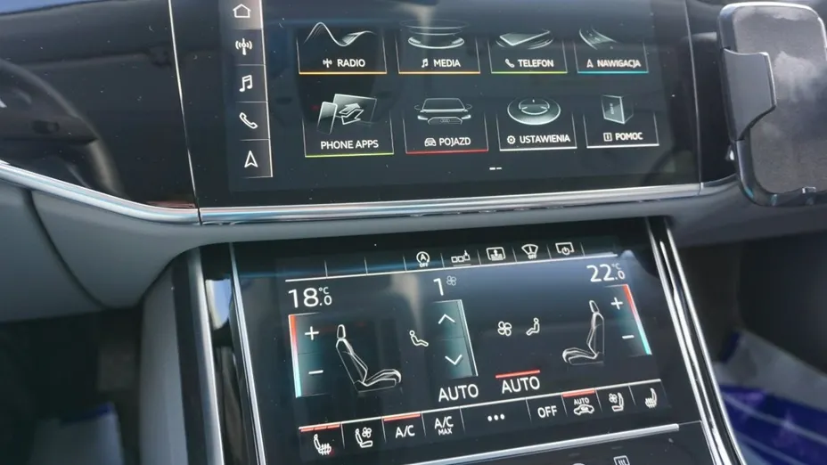 AUDI A8 -