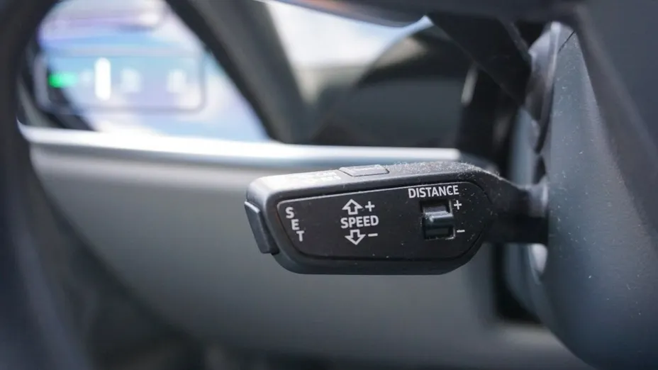 AUDI A8 -