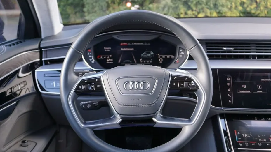 AUDI A8 -