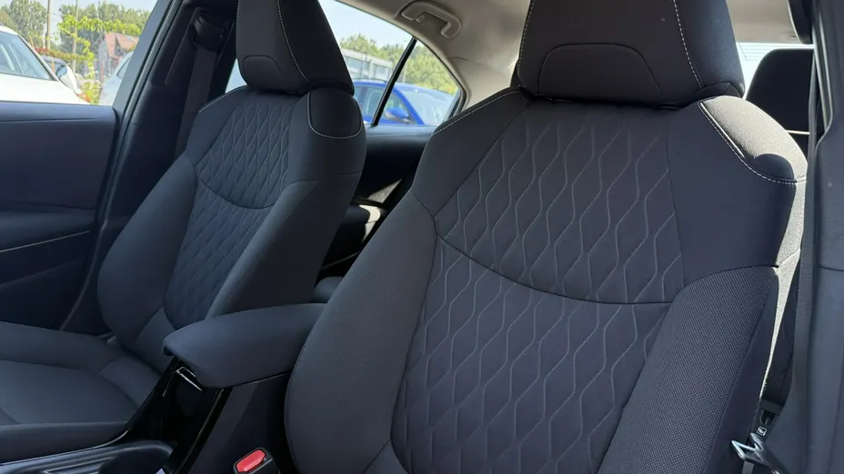 TOYOTA Corolla -