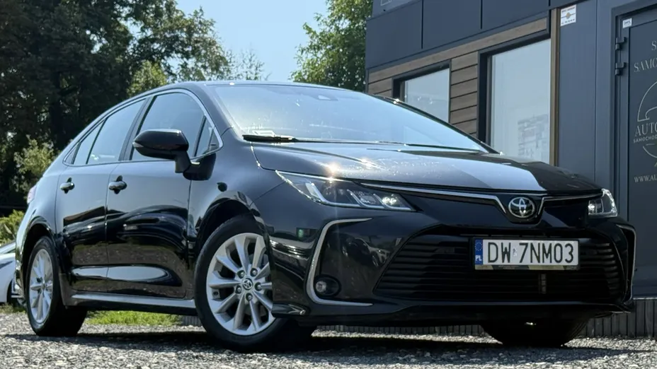 TOYOTA Corolla -