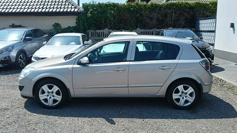 OPEL Astra -