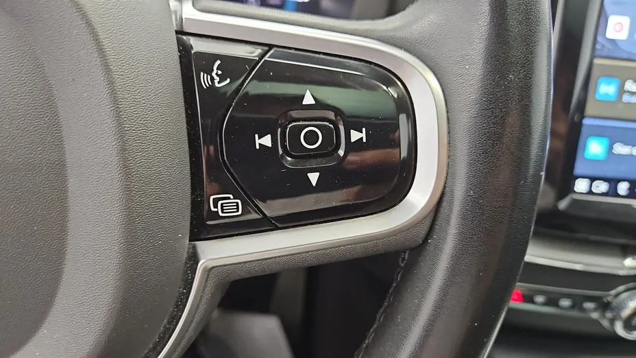 VOLVO XC60 -