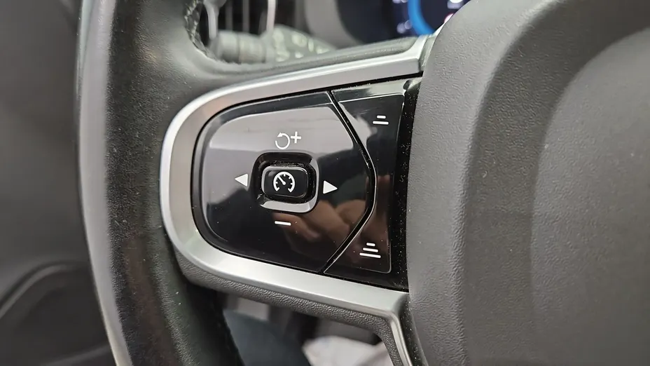 VOLVO XC60 -