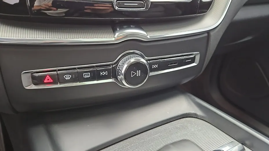 VOLVO XC60 -