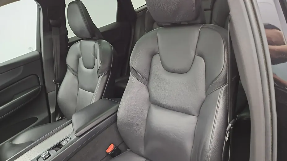 VOLVO XC60 -