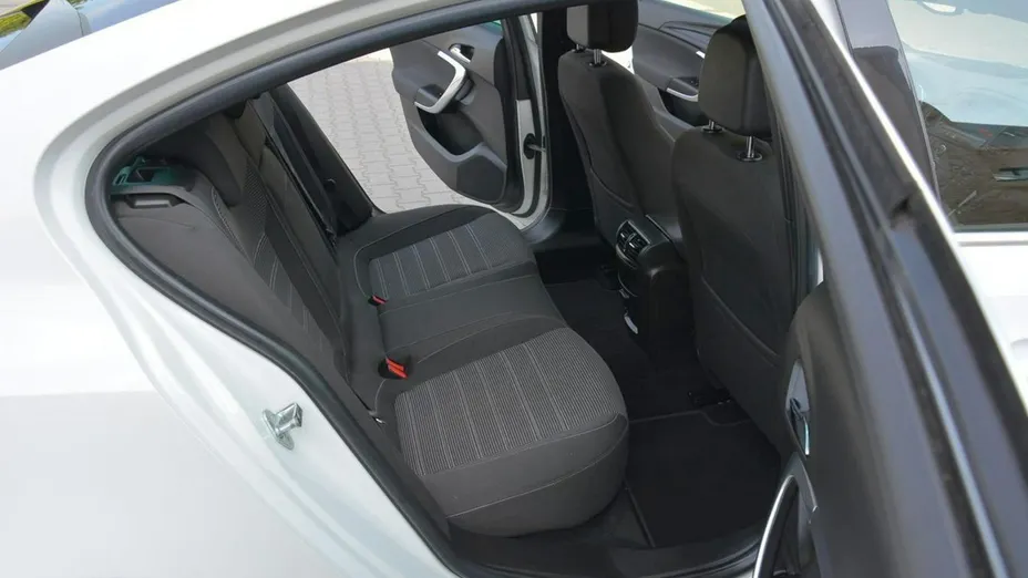 OPEL Insignia -