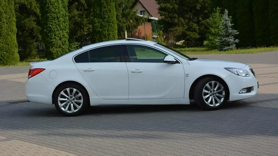 OPEL Insignia -