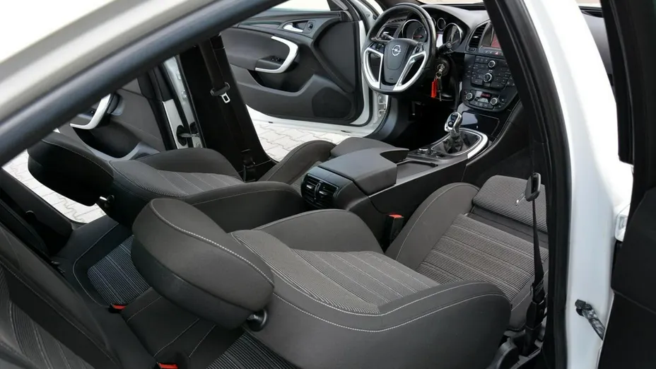 OPEL Insignia -
