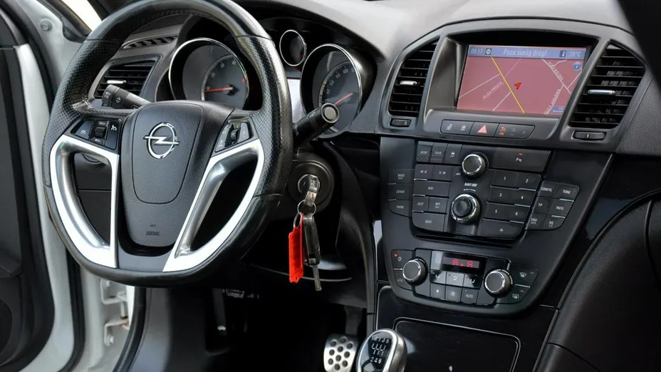 OPEL Insignia -