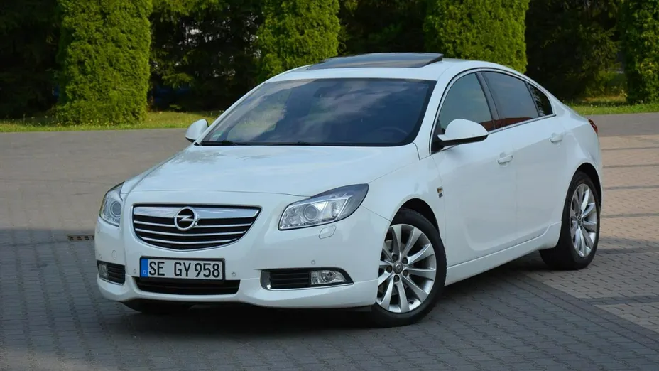 OPEL Insignia -