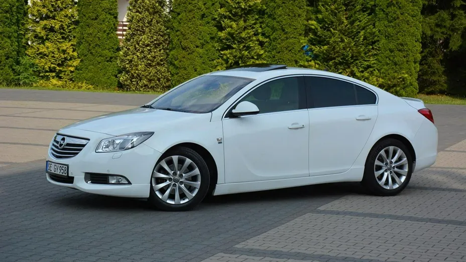OPEL Insignia -