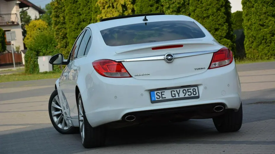 OPEL Insignia -