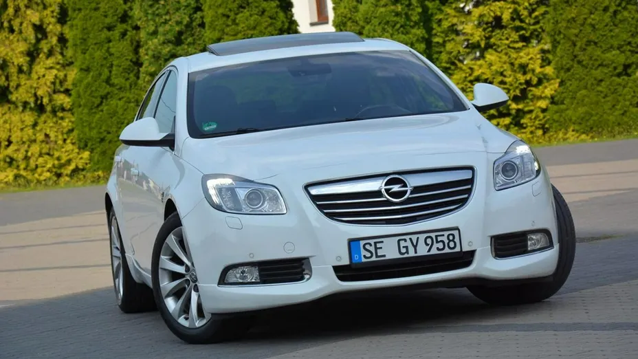 OPEL Insignia -