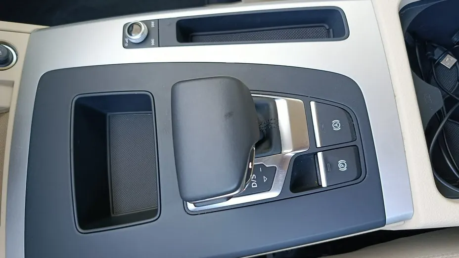 AUDI Q5 -